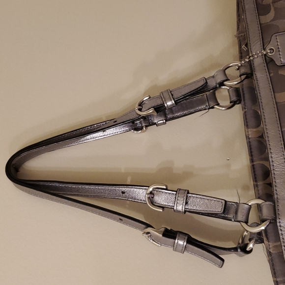 Coach - Picture 8 of 14